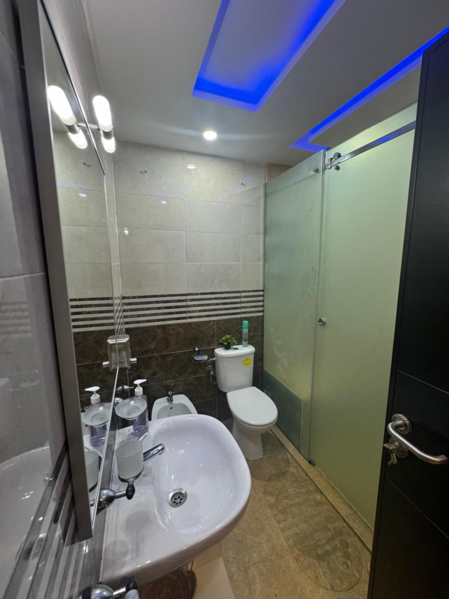Entier Avec Parking Prive Apartment *
