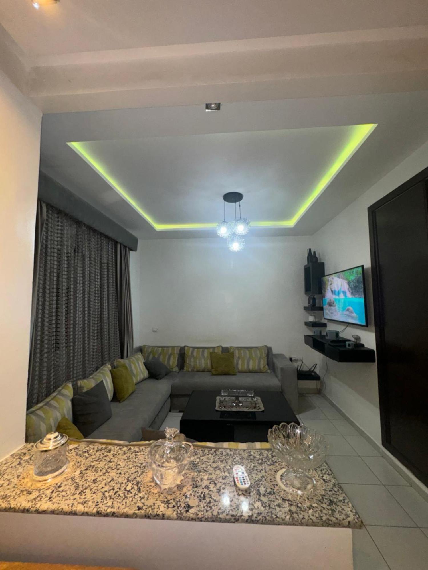 Apartment Entier Avec Parking Prive *